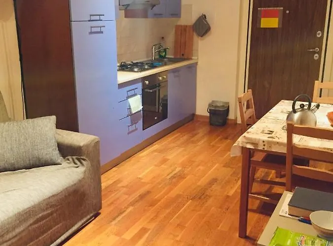 Giorgio's Station شقة