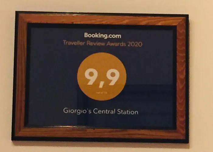 Giorgio's Station شقة