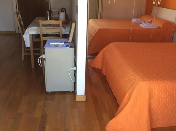 Giorgio's Station شقة